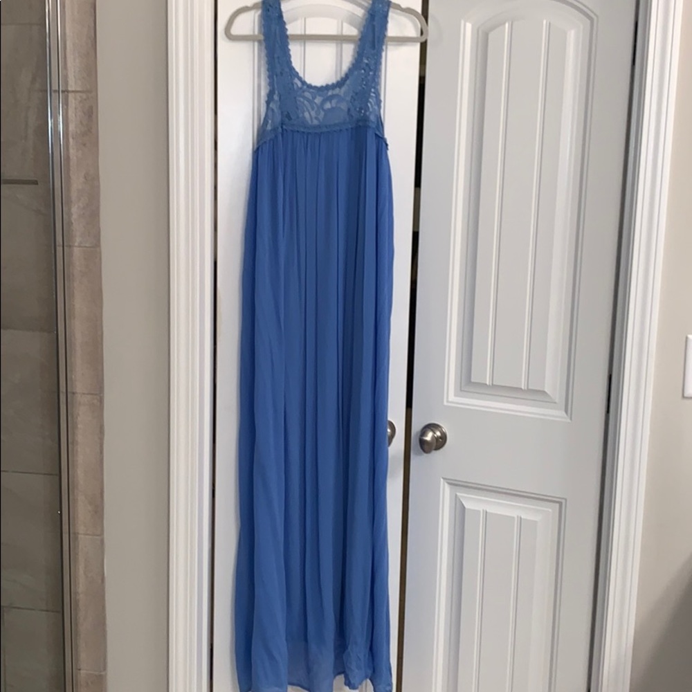 Flying Tomato - M- blue pleated maxi dress